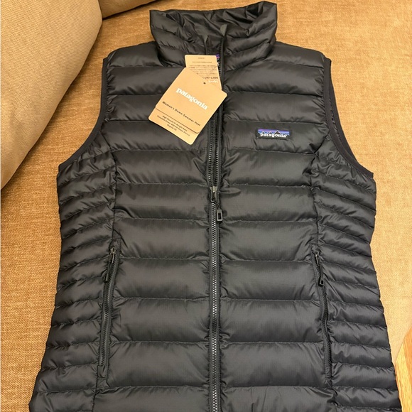Patagonia Down Sweater Vest - Black NWT!!! Small - Picture 2 of 2